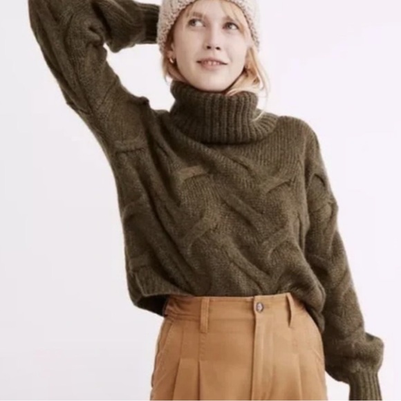 Like New!! Green Turtleneck sweater from Madewell! - Picture 6 of 7